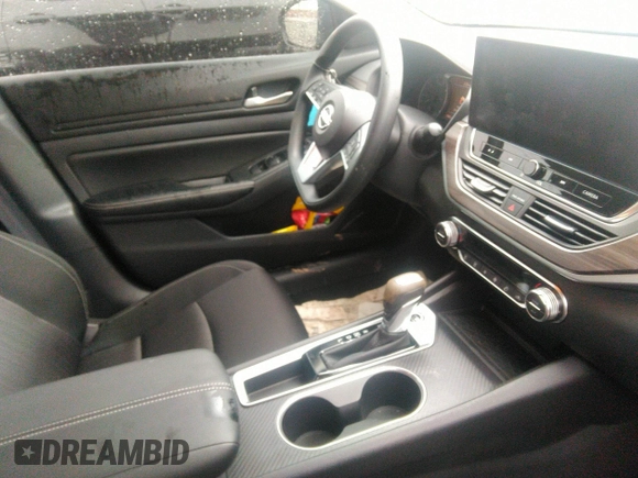 2025 Nissan Altima SV with VIN 1N4BL4DV2SN309199, listed as a IAAI auction lot 41677012 with 1,943 mi miles and . Bid and sale history available at DreamBid. Image 5.