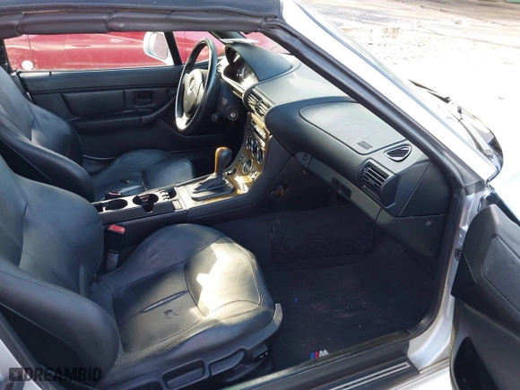 2001 BMW Z3 2.5i with VIN WBACN33461LM03363, listed as a IAAI auction lot 41883292 with 184,957 mi miles. Bid and sale history available at carsss.com. Image 5.