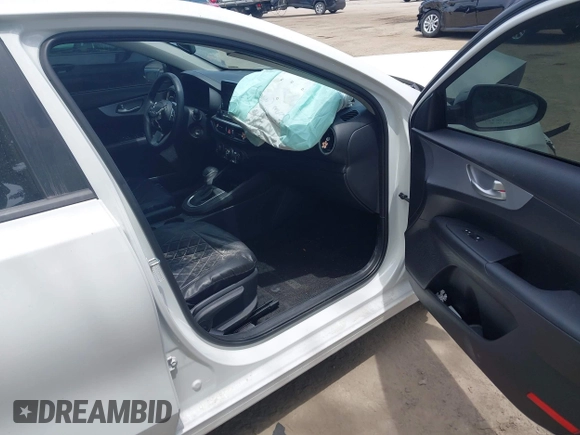 2024 Kia Forte LXS with VIN 3KPF24AD9RE724254, listed as a IAAI auction lot 42101601 with 37,904 mi miles and . Bid and sale history available at DreamBid. Image 5.