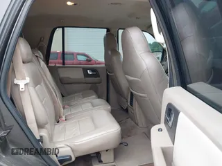 2005 Ford Expedition Eddie Bauer с VIN 1FMPU17515LA76824, выставлен на аукционе IAAI как лот 42533604 с пробегом 196 758 миль миль и . История ставок и продаж доступна на DreamBid. Изображение 8.