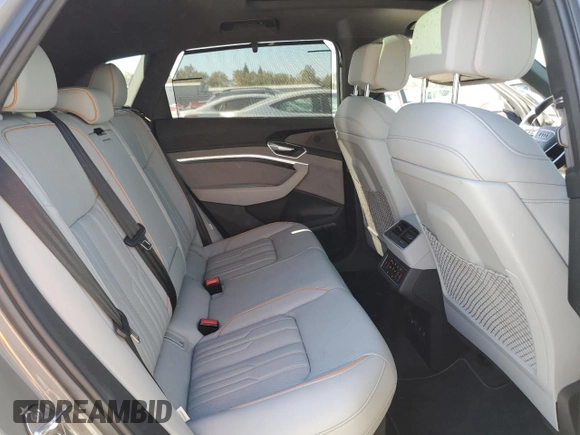 2022 Audi e-tron Chronos with VIN WA1VABGE4NB040071, listed as a Copart auction lot 76121574 with 15,418 mi miles and Salvage title. Bid and sale history available at DreamBid. Image 11.