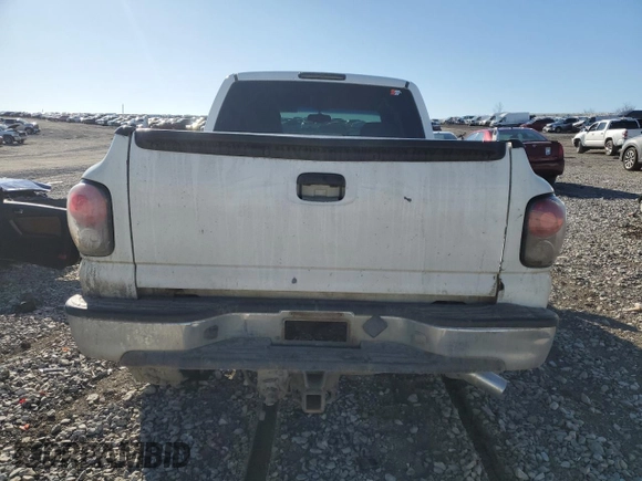 2003 Chevrolet Silverado 1500 LT with VIN 1GCEK19T73Z325201, listed as a Copart auction lot 88667655 with 247,505 mi miles and Salvage Title. Bid and sale history available at DreamBid. Image 6.