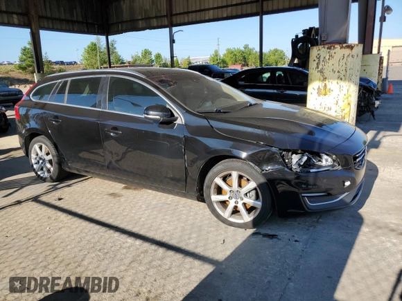 2016 Volvo V60 T5 Drive-E Premier with VIN YV140MEK8G1287119, listed as a Copart auction lot 68287554 with 135,290 mi miles and Clean Title. Bid and sale history available at carsss.com. Image 4.