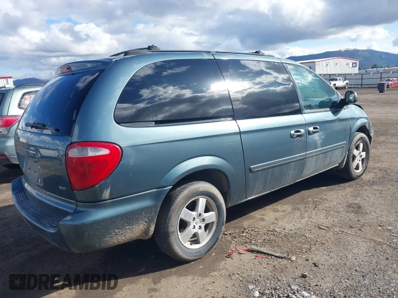 2005 Dodge Caravan SXT with VIN 2D4GP44L75R344026, listed as a IAAI auction lot 41722589 with 227,287 mi miles and . Bid and sale history available at carsss.com. Image 4.