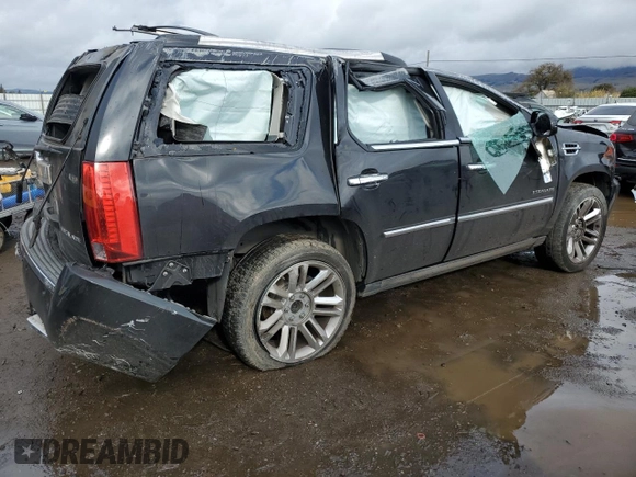 2013 Cadillac Escalade Platinum Edition with VIN 1GYS4DEF2DR129113, listed as a Copart auction lot 86379294 with 0 mi miles and Salvage Title. Bid and sale history available at carsss.com. Image 3.