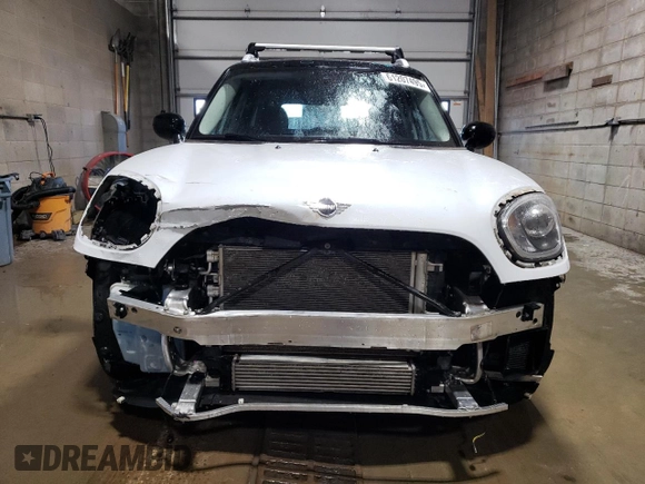 2020 MINI Countryman Cooper S with VIN WMZYX1C01L3L52717, listed as a Copart auction lot 61207495 with 85,996 mi miles and Salvage title. Bid and sale history available at DreamBid. Image 5.
