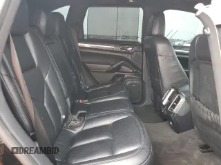 2016 Porsche Cayenne с VIN WP1AA2A20GLA11522, выставлен на аукционе Copart как лот 62493555 с пробегом 43 757 миль миль и Списание • Salvage title. История ставок и продаж доступна на DreamBid. Изображение 11.