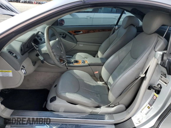 2007 Mercedes-Benz SL 550 z VIN WDBSK71F67F124729, wystawiony jako Copart lot #56720475 z przebiegiem 96 635 mil mil oraz Szkoda całkowita • Salvage title. Historia ofert i sprzedaży dostępna na DreamBid. Obrazek 7.
