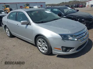 2010 Ford Fusion SE z VIN 3FAHP0HA2AR403495, wystawiony jako IAAI lot #41908391 z przebiegiem 139 166 mil mil oraz . Historia ofert i sprzedaży dostępna na DreamBid. Obrazek 1.