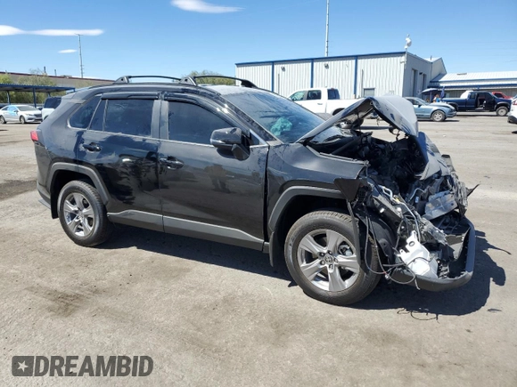 2024 Toyota RAV4 XLE with VIN 2T3P1RFV7RC462309, listed as a Copart auction lot 68385314 with 1,935 mi miles and Salvage Title. Bid and sale history available at carsss.com. Image 4.