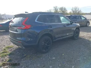 2025 Honda CR-V Hybrid Sport-L with VIN 5J6RS6H83SL005137, listed as a IAAI auction lot 40696596 with 1,776 mi miles. Bid and sale history available at carsss.com. Image 4.