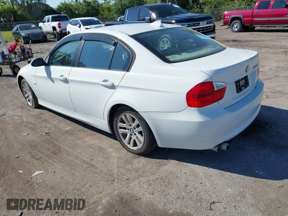2006 BMW 3 Series 325xi with VIN WBAVD13506KV09944, listed as a IAAI auction lot 41760287 with 175,061 mi miles. Bid and sale history available at carsss.com. Image 3.