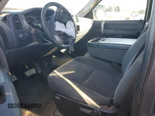 2008 GMC Sierra 1500 Work Truck z VIN 2GTEC19C081260592, wystawiony jako Copart lot #88250165 z przebiegiem 298 483 mil mil oraz Szkoda całkowita • Salvage title. Historia ofert i sprzedaży dostępna na DreamBid. Obrazek 7.