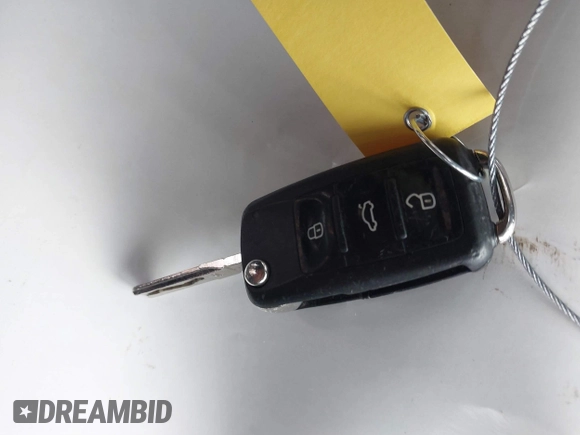 2016 Volkswagen Passat S с VIN 1VWAT7A38GC011797, выставлен на аукционе IAAI как лот 41227670 с пробегом 128 238 миль миль и . История ставок и продаж доступна на DreamBid. Изображение 11.