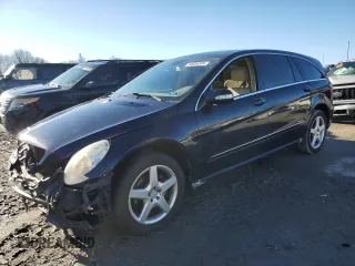 2010 Mercedes-Benz R-Class R 350 with VIN 4JGCB6FE4AA110943, listed as a Copart auction lot 85556304 with 164,167 mi miles and Salvage Title. Bid and sale history available at carsss.com. Image 1.