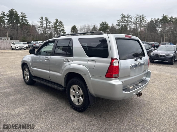 2006 Toyota 4Runner SR5 with VIN JTEBU14RX68062197, listed as a IAAI auction lot 41980931 with 232,547 mi miles. Bid and sale history available at carsss.com. Image 3.