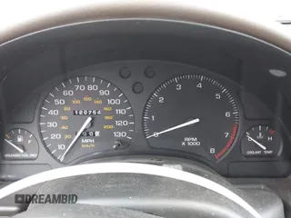 1997 Saturn SW z VIN 1G8ZK8270VZ205793, wystawiony jako IAAI lot #41609103 z przebiegiem 120 754 mil mil oraz . Historia ofert i sprzedaży dostępna na DreamBid. Obrazek 7.