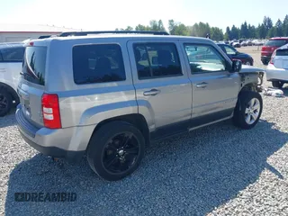 2016 Jeep Patriot Latitude with VIN 1C4NJPFA2GD633341, listed as a IAAI auction lot 42403814 with 98,768 mi miles and . Bid and sale history available at DreamBid. Image 4.
