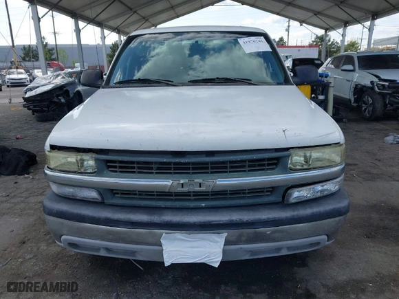 2002 Chevrolet Silverado 1500 with VIN 1GCEC14V82Z236404, listed as a IAAI auction lot 41970241 with 240,265 mi miles. Bid and sale history available at carsss.com. Image 12.