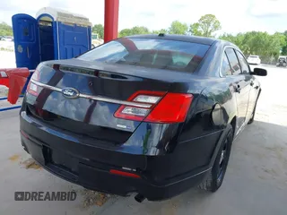 2013 Ford Police Interceptor z VIN 1FAHP2M81DG116904, wystawiony jako IAAI lot #42458831 z przebiegiem 120 614 mil mil oraz . Historia ofert i sprzedaży dostępna na DreamBid. Obrazek 4.