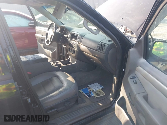 2004 Ford Explorer XLT z VIN 1FMZU63K94UA06868, wystawiony jako IAAI lot #42388513 z przebiegiem 289 201 mil mil oraz . Historia ofert i sprzedaży dostępna na DreamBid. Obrazek 5.