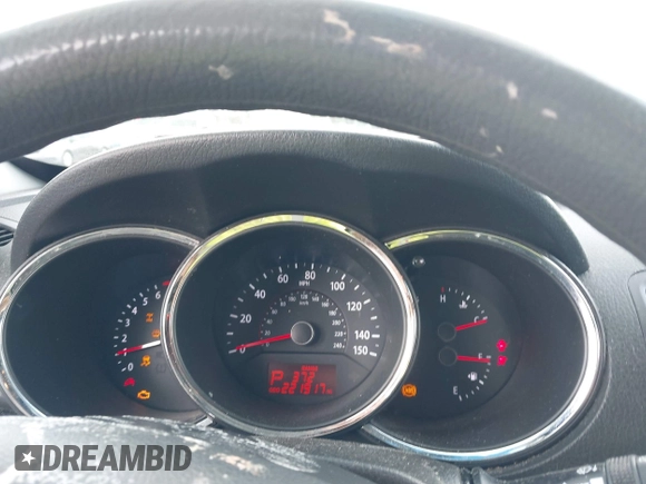 2013 Kia Sorento LX with VIN 5XYKTDA68DG408823, listed as a IAAI auction lot 42554361 with 221,917 mi miles and . Bid and sale history available at DreamBid. Image 7.
