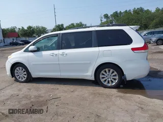 2011 Toyota Sienna XLE с VIN 5TDDK3DC6BS029472, выставлен на аукционе IAAI как лот 42334600 с пробегом 145 860 миль миль и . История ставок и продаж доступна на DreamBid. Изображение 14.