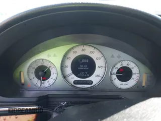 2009 Mercedes-Benz E 350 Luxury z VIN WDBUF87X99B417392, wystawiony jako IAAI lot #41890891 z przebiegiem 172 385 mil mil oraz . Historia ofert i sprzedaży dostępna na DreamBid. Obrazek 7.
