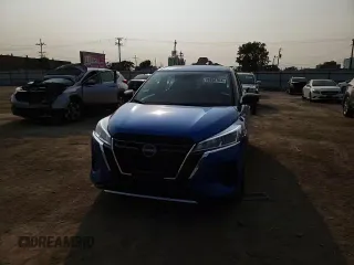2022 Nissan Kicks S with VIN 3N1CP5BV9NL502811, listed as a Copart auction lot 70958704 with 42,814 mi miles and Salvage Title. Bid and sale history available at carsss.com. Image 12.