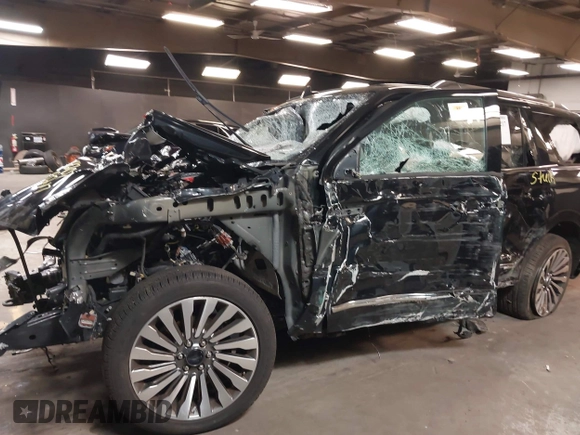 2019 Lincoln Navigator Reserve with VIN 5LMJJ2LT2KEL00267, listed as a IAAI auction lot 42079217 with 77,965 mi miles and . Bid and sale history available at DreamBid. Image 14.