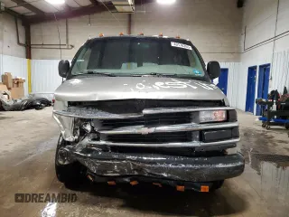 2001 Chevrolet Express with VIN 1GAHG39R611205912, listed as a Copart auction lot 49176265 with 375,645 mi miles and Salvage Title. Bid and sale history available at carsss.com. Image 5.