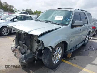 2005 Lincoln Navigator Luxury z VIN 5LMFU27505LJ13960, wystawiony jako IAAI lot #41893770 z przebiegiem Nie podano mil oraz . Historia ofert i sprzedaży dostępna na DreamBid. Obrazek 18.