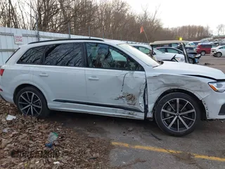2022 Audi Q7 Premium Plus with VIN WA1LXBF75ND017721, listed as a IAAI auction lot 40819509 with 33,234 mi miles and . Bid and sale history available at DreamBid. Image 14.