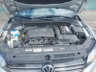 2015 Volkswagen Passat Wolfsburg Edition z VIN 1VWAT7A39FC096437, wystawiony jako IAAI lot #42343129 z przebiegiem 142 474 mil mil oraz . Historia ofert i sprzedaży dostępna na DreamBid. Obrazek 10.