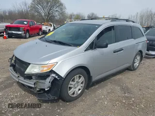 2013 Honda Odyssey LX with VIN 5FNRL5H22DB086503, listed as a IAAI auction lot 42133471 with 223,200 mi miles and . Bid and sale history available at carsss.com. Image 18.