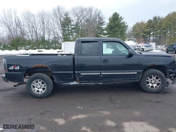 2004 Chevrolet Silverado 1500 Z71 with VIN 2GCEK19TX41155507, listed as a IAAI auction lot 41570180 with NaN miles. Bid and sale history available at carsss.com. Image 13.