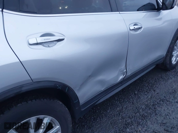 2019 Nissan Rogue SV with VIN KNMAT2MV2KP519056, listed as a IAAI auction lot 41236014 with 113,031 mi miles. Bid and sale history available at carsss.com. Image 19.