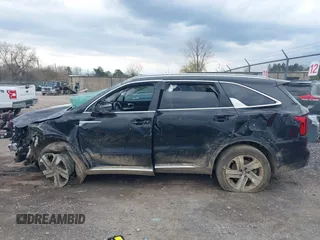 2023 Kia Sorento EX z VIN KNDRHDLG6P5202127, wystawiony jako IAAI lot #42064722 z przebiegiem 28 420 mil mil oraz . Historia ofert i sprzedaży dostępna na DreamBid. Obrazek 14.