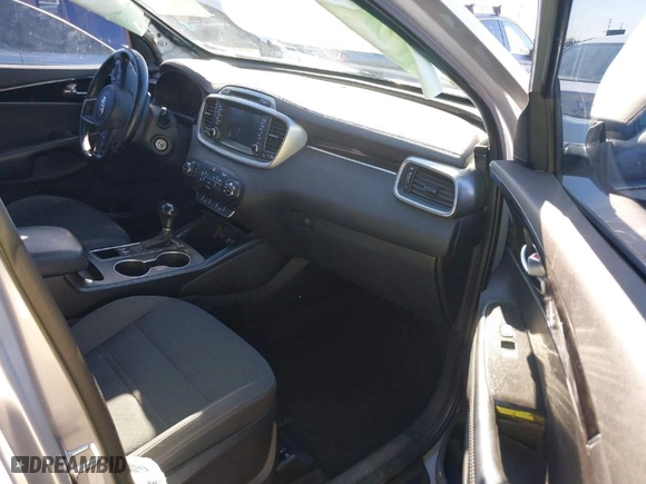 2017 Kia Sorento LX with VIN 5XYPGDA36HG235972, listed as a IAAI auction lot 41656427 with 129,623 mi miles. Bid and sale history available at carsss.com. Image 5.