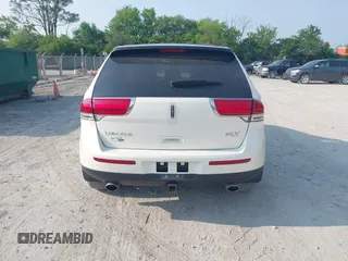 2012 Lincoln MKX z VIN 2LMDJ6JK6CBL11503, wystawiony jako IAAI lot #42418489 z przebiegiem 85 886 mil mil oraz . Historia ofert i sprzedaży dostępna na DreamBid. Obrazek 17.
