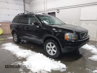 2008 Volvo XC90 I6 with VIN YV4CZ982681456052, listed as a IAAI auction lot 40756137 with 135,137 mi miles. Bid and sale history available at carsss.com. Image 1.