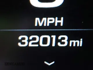 2018 Chevrolet Camaro 2SS z VIN 1G1FG1R77J0179000, wystawiony jako IAAI lot #42012808 z przebiegiem 32 013 mil mil oraz . Historia ofert i sprzedaży dostępna na DreamBid. Obrazek 16.