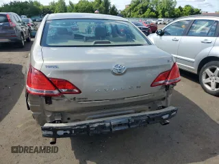 2006 Toyota Avalon XL z VIN 4T1BK36B76U110313, wystawiony jako Copart lot #59025675 z przebiegiem 113 497 mil mil oraz Szkoda całkowita • Salvage title. Historia ofert i sprzedaży dostępna na DreamBid. Obrazek 6.