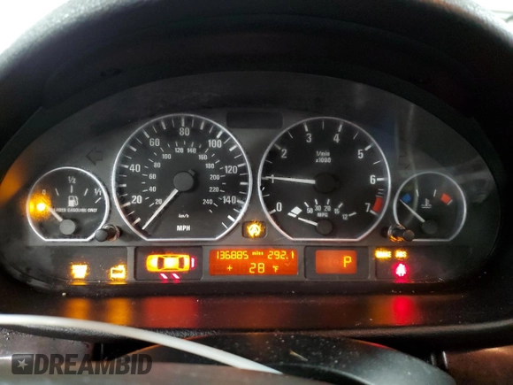 2004 BMW 3 Series 330xi with VIN WBAEW53404PN34206, listed as a Copart auction lot 89312765 with 136,885 mi miles and Salvage Title. Bid and sale history available at carsss.com. Image 9.