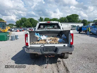 2017 Ford F-250 Lariat z VIN 1FT7W2B61HEC00975, wystawiony jako IAAI lot #42666032 z przebiegiem 72 664 mil mil oraz . Historia ofert i sprzedaży dostępna na DreamBid. Obrazek 16.