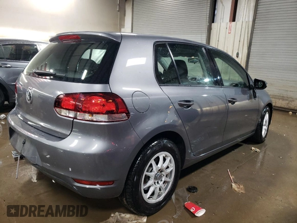2013 Volkswagen Golf w/Conv & Sunroof z VIN WVWDB7AJ9DW103903, wystawiony jako Copart lot #45702505 z przebiegiem 59 718 mil mil oraz Szkoda całkowita • Salvage title. Historia ofert i sprzedaży dostępna na DreamBid. Obrazek 3.