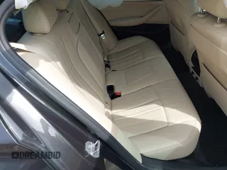 2019 BMW 5 Series 530i z VIN WBAJA5C52KBX87768, wystawiony jako IAAI lot #42029678 z przebiegiem 102 448 mil mil oraz . Historia ofert i sprzedaży dostępna na DreamBid. Obrazek 8.