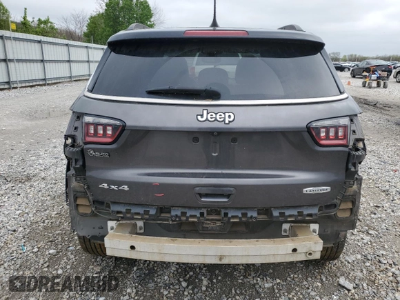 2018 Jeep Compass Latitude with VIN 3C4NJDBB3JT290652, listed as a Copart auction lot 50723415 with 69,579 mi miles and Salvage Title. Bid and sale history available at DreamBid. Image 6.