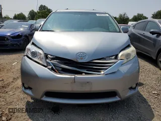 2013 Toyota Sienna XLE with VIN 5TDDK3DC2DS056770, listed as a Copart auction lot 59662405 with 204,266 mi miles and Salvage title. Bid and sale history available at DreamBid. Image 5.