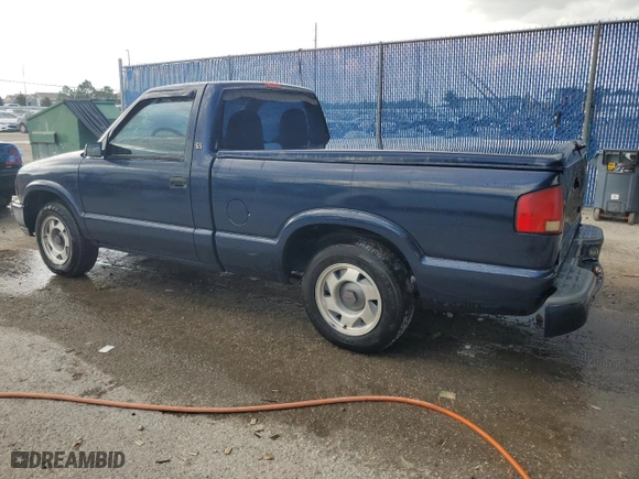 2000 GMC Sonoma with VIN 1GTCS1442Y8105372, listed as a Copart auction lot 72524884 with 134,981 mi miles and Salvage Title. Bid and sale history available at carsss.com. Image 2.